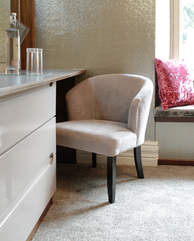 Cranleigh Boutique 28/46