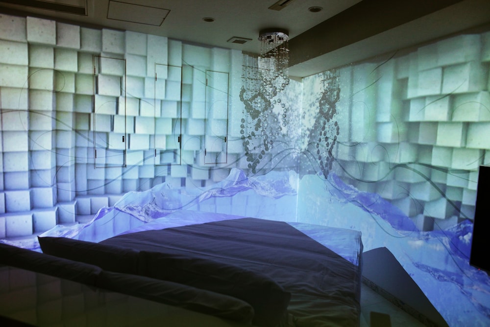 Breath Hotel 25/48