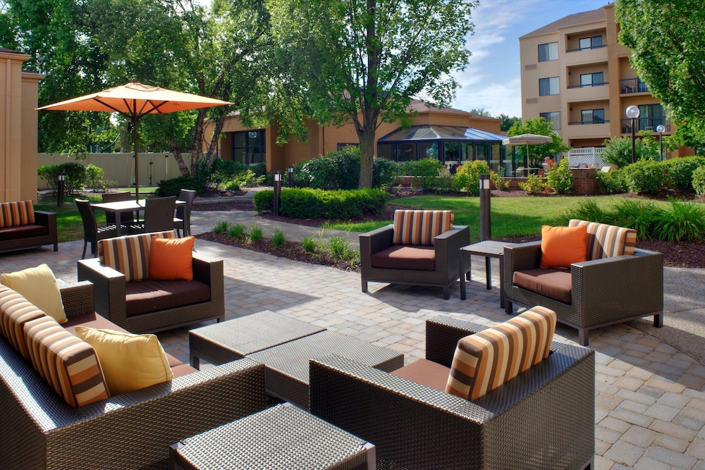 Courtyard Columbus Worthington 31/50