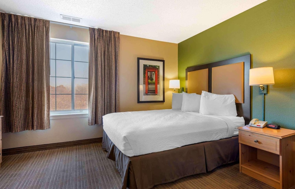 Studio6 Extended Stay Minneapolis Airport Eagan North MN 25/64