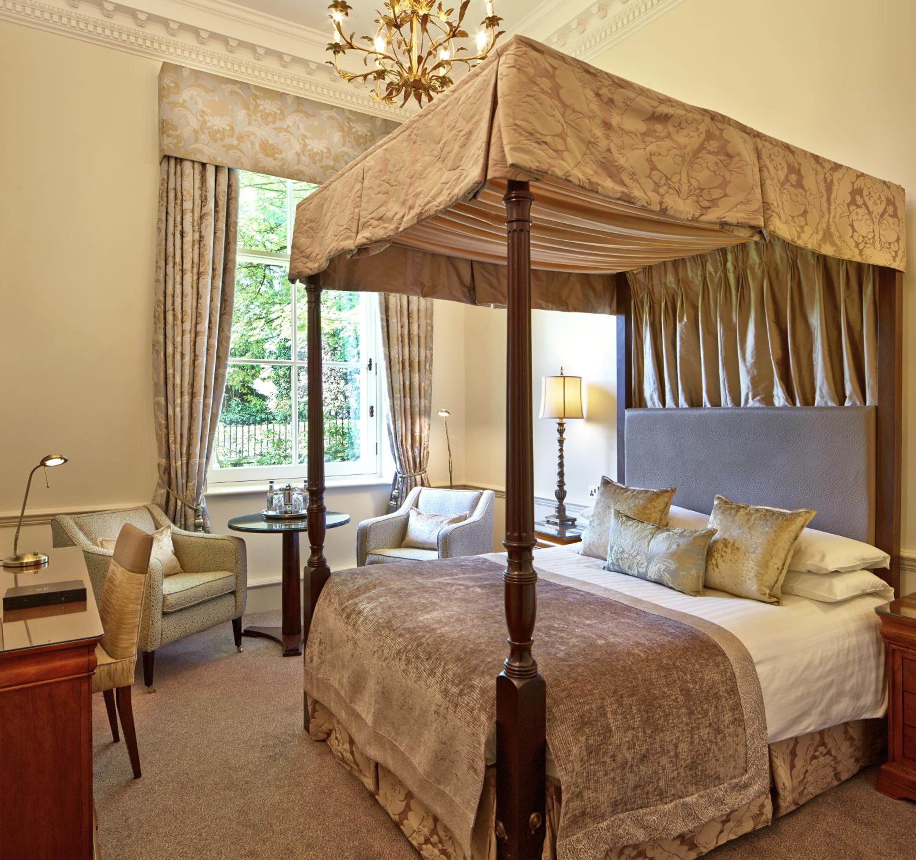 Super, Deluxe, Double Bed
