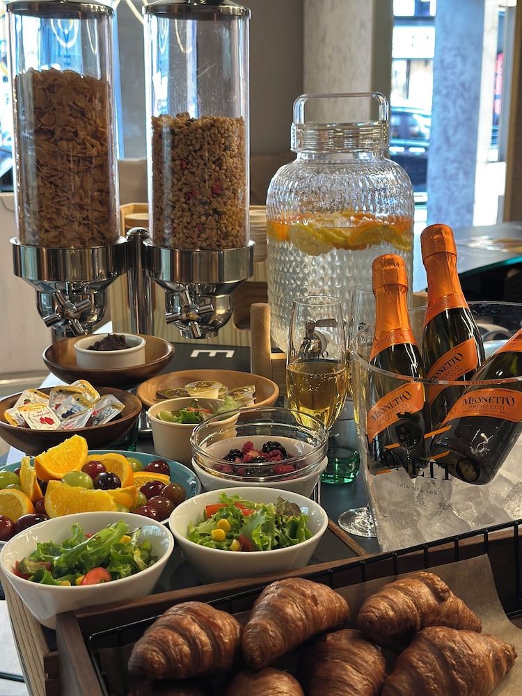 ALFIT HOTEL & BAR AKASAKA 33/50