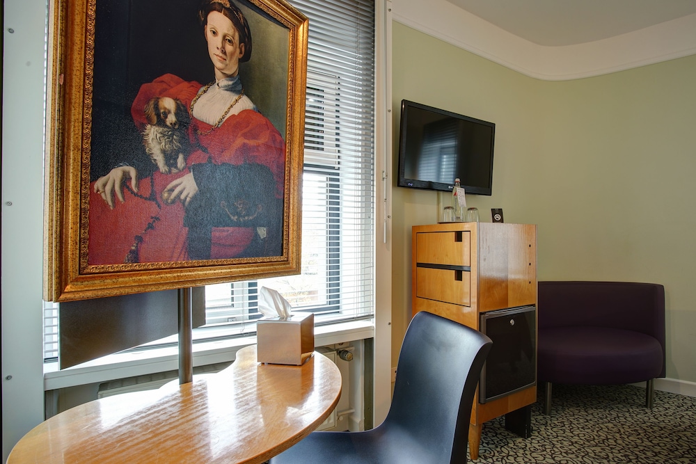 Premier Inn Cologne City Centre hotel 45/50