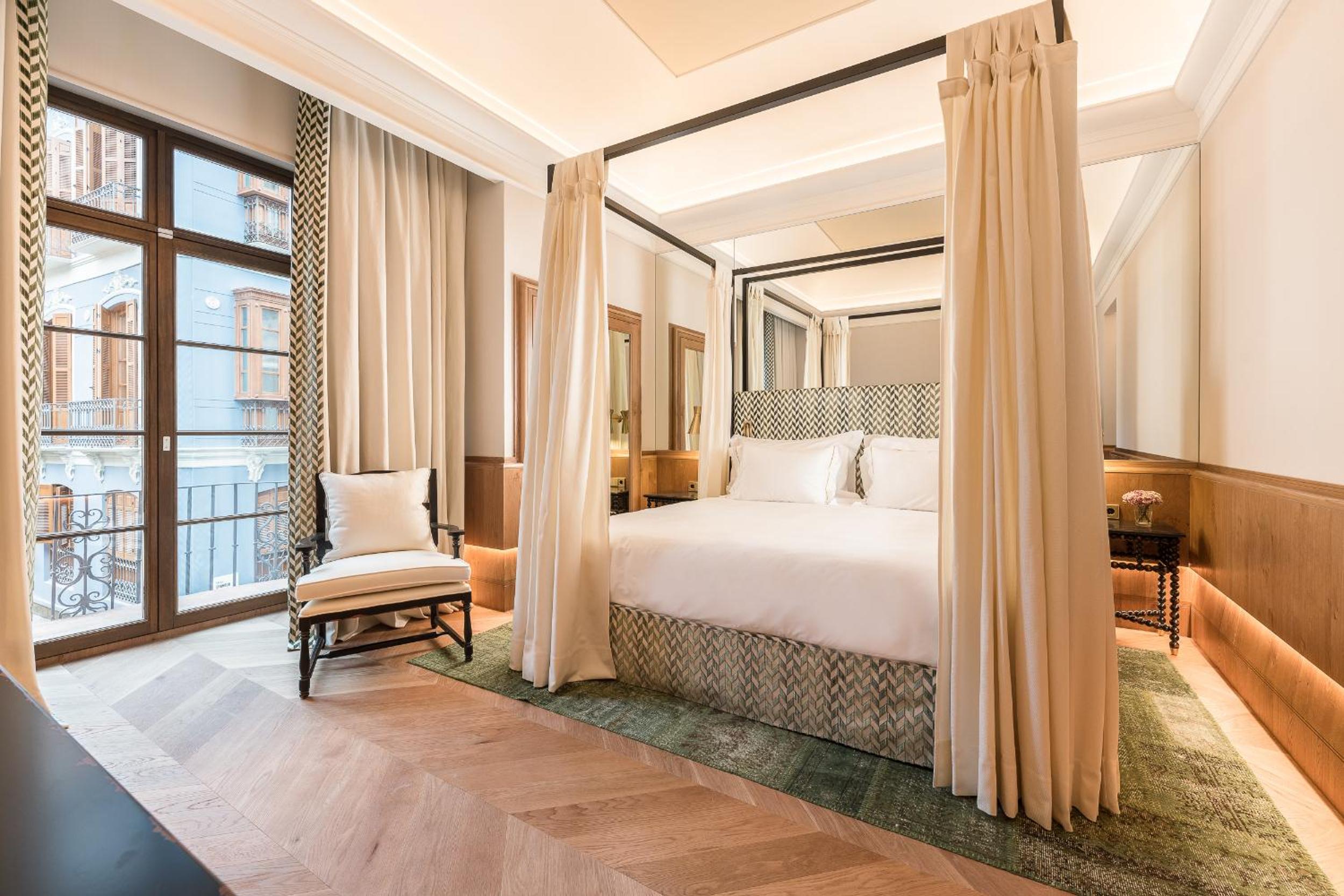 Room, Single, King Bed