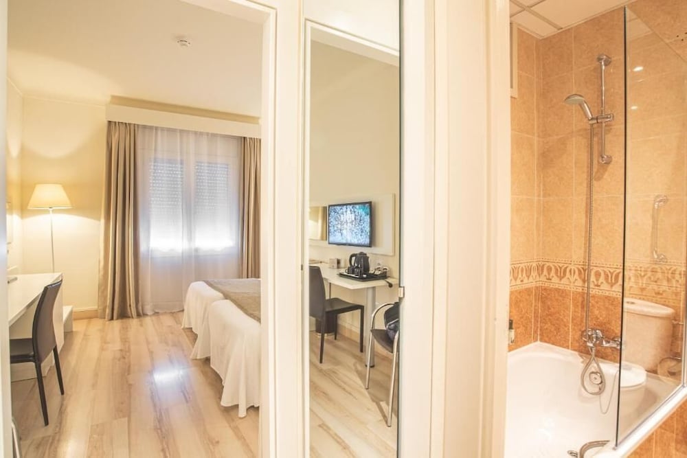 Hotel Pirineos Figueres 47/48