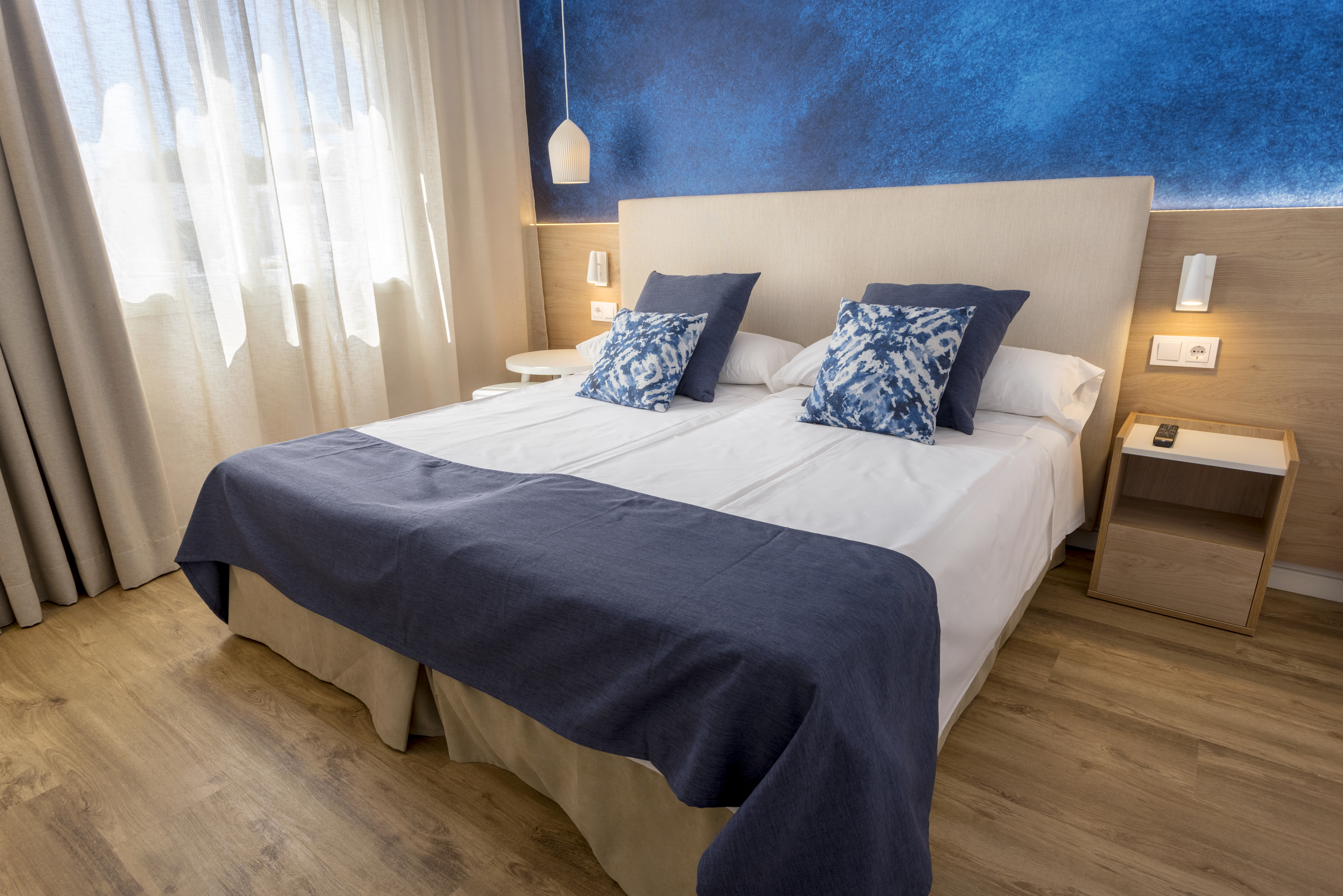 Suite, Lateral Side Sea View, Balcony or Terrace