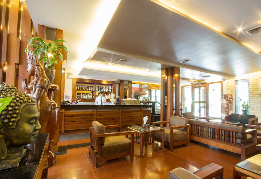 Royal Empire Hotel 30/50