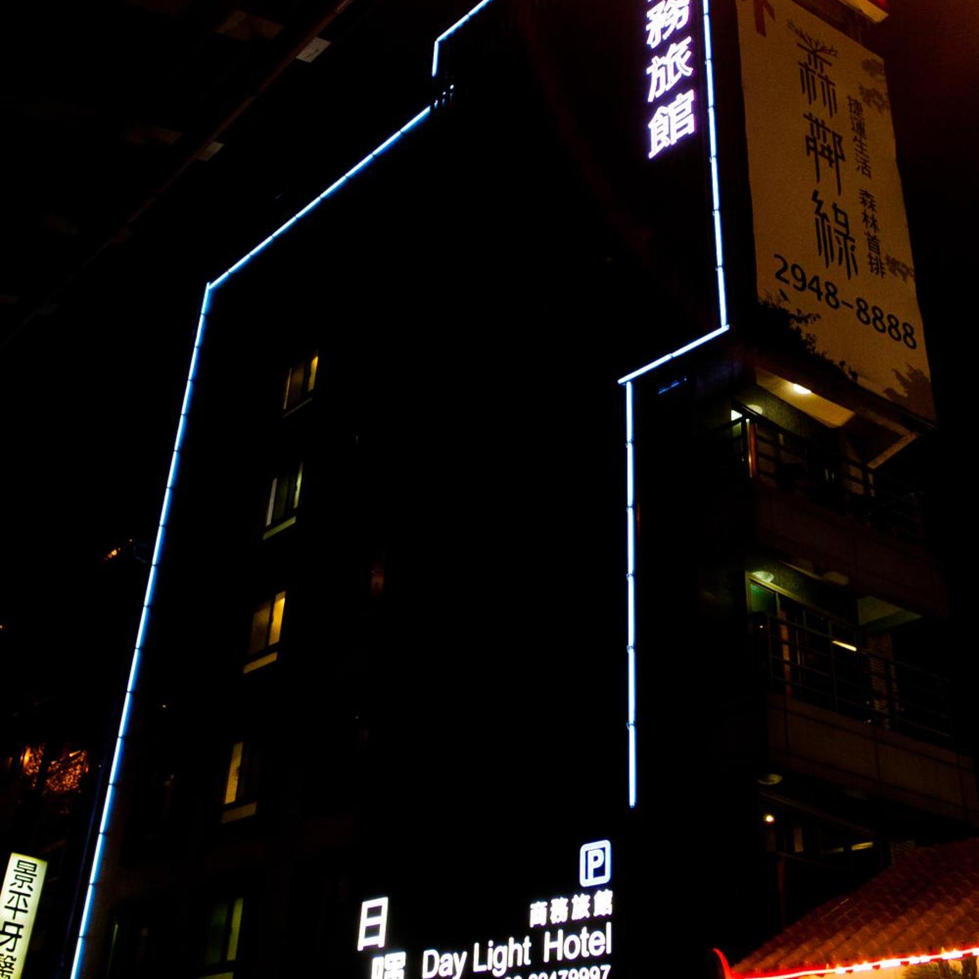 Daylight Hotel 3/33