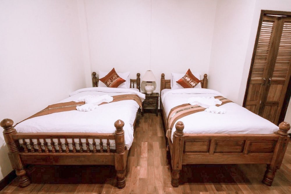 Rustic Guesthouse 16/50