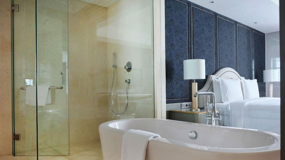 Goodrich Suites Jakarta 58/62