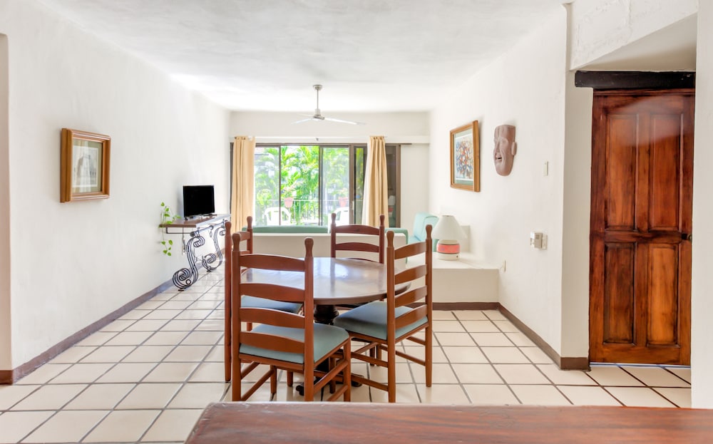Puerto de Luna All Suites Hotel 45/63