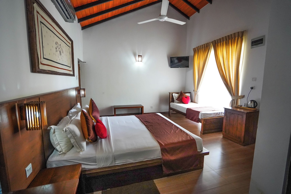 Hotel Tamarind Tree Tissamaharama 7/60