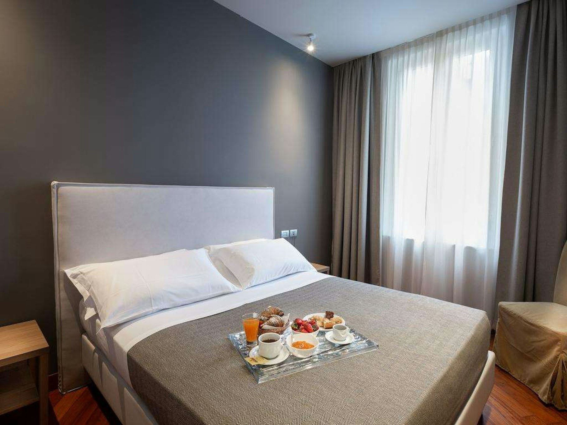 Hnn Luxury Suites 43/50