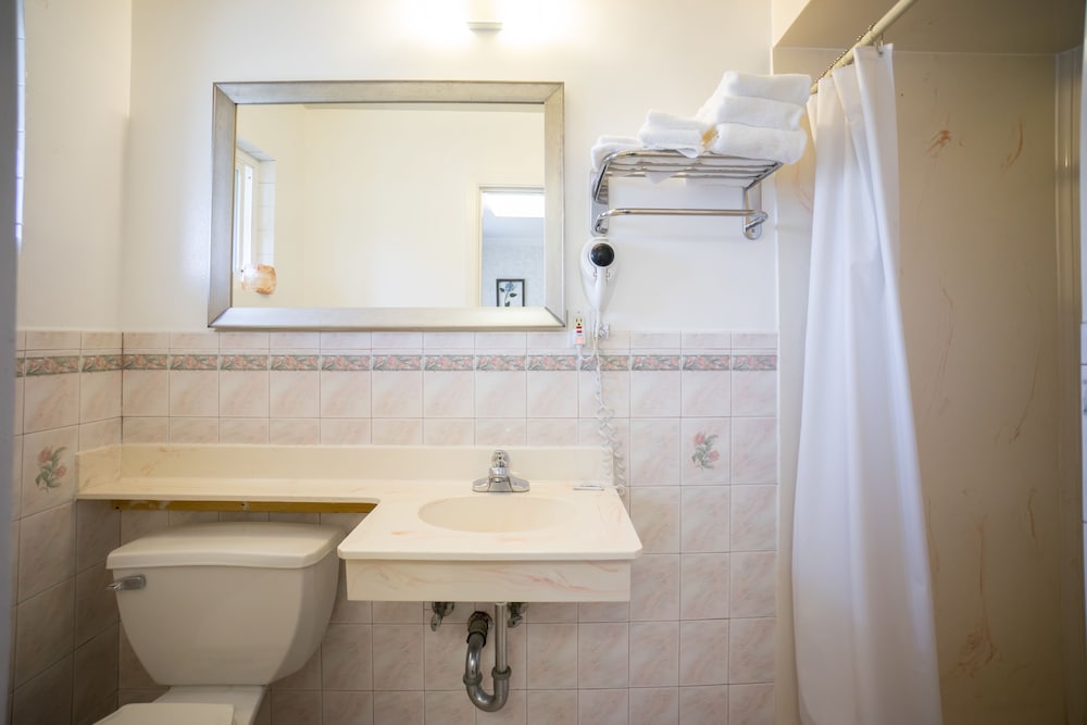 Travelers Inn 24/41