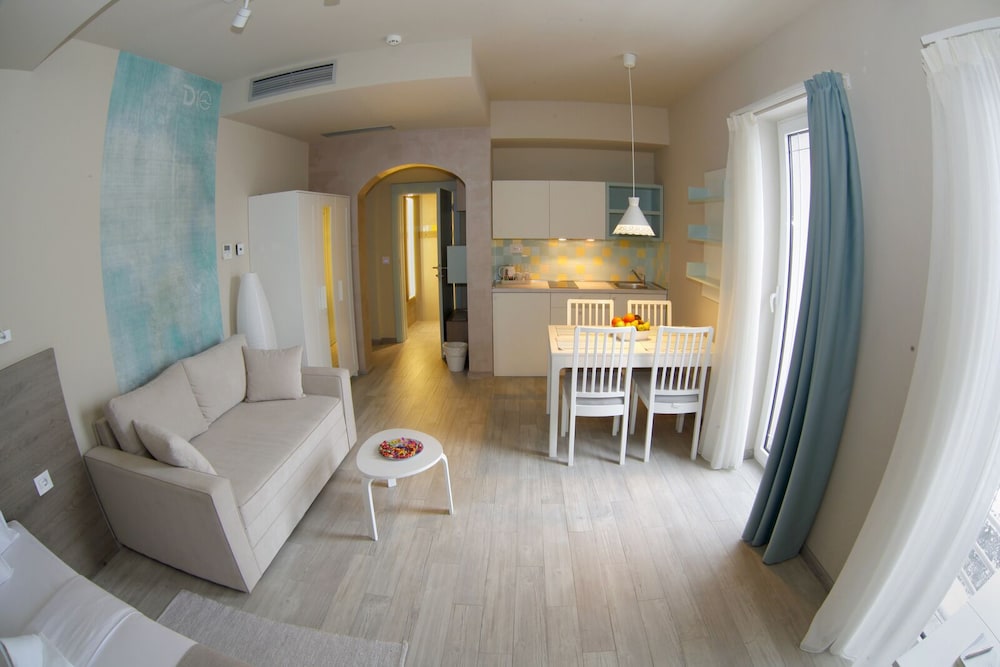 Garni Hotel D10 53/66