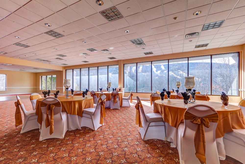 Chateau Resort & Conference Center 54/73