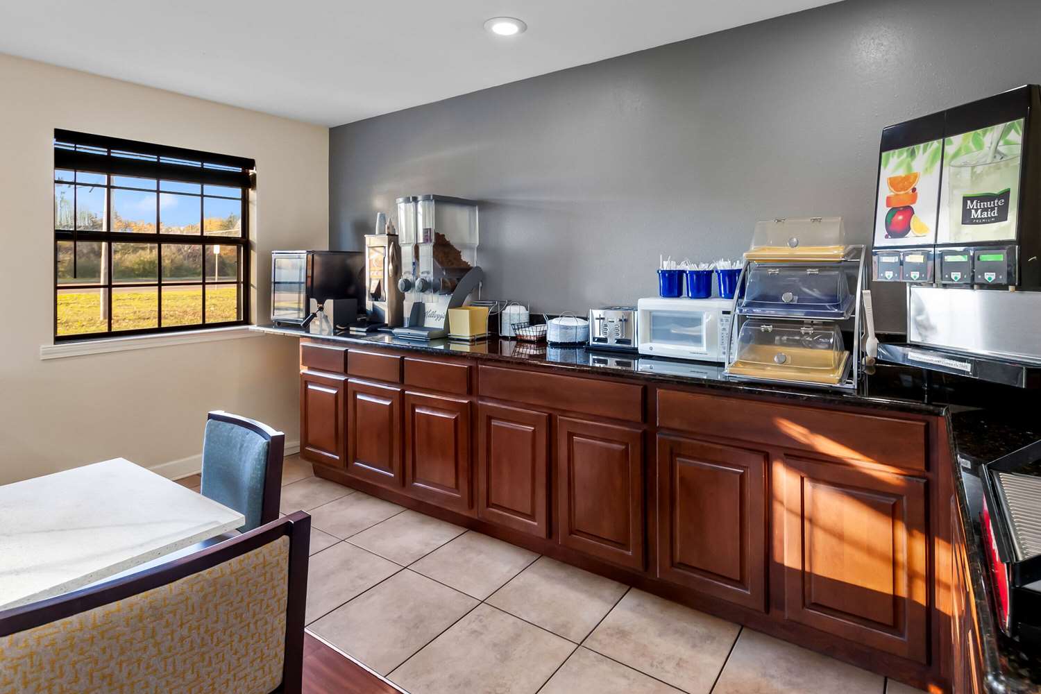 Days Inn By Wyndham Brownsville 20/23
