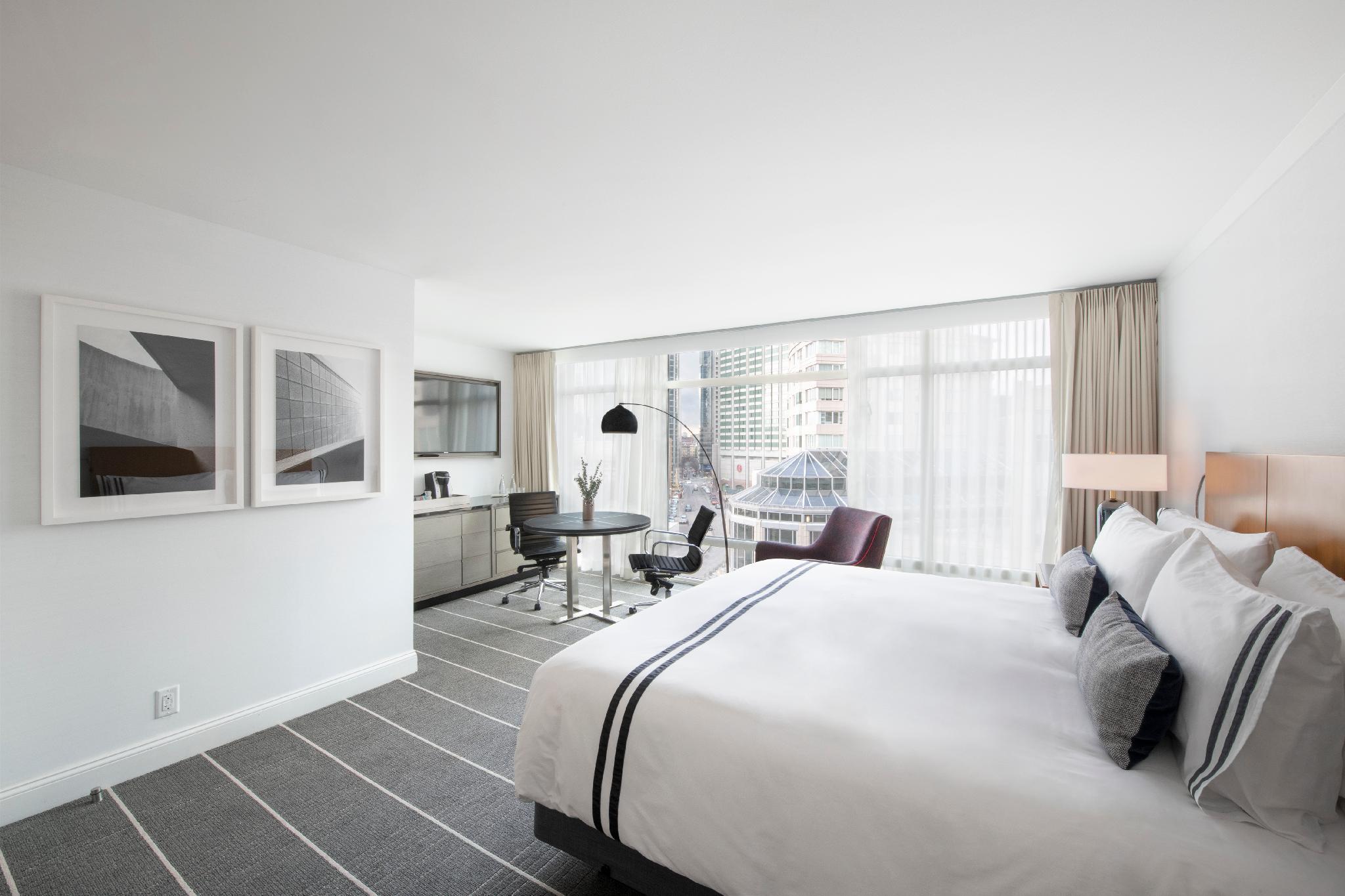 PREMIER, LUXURY, KING BED