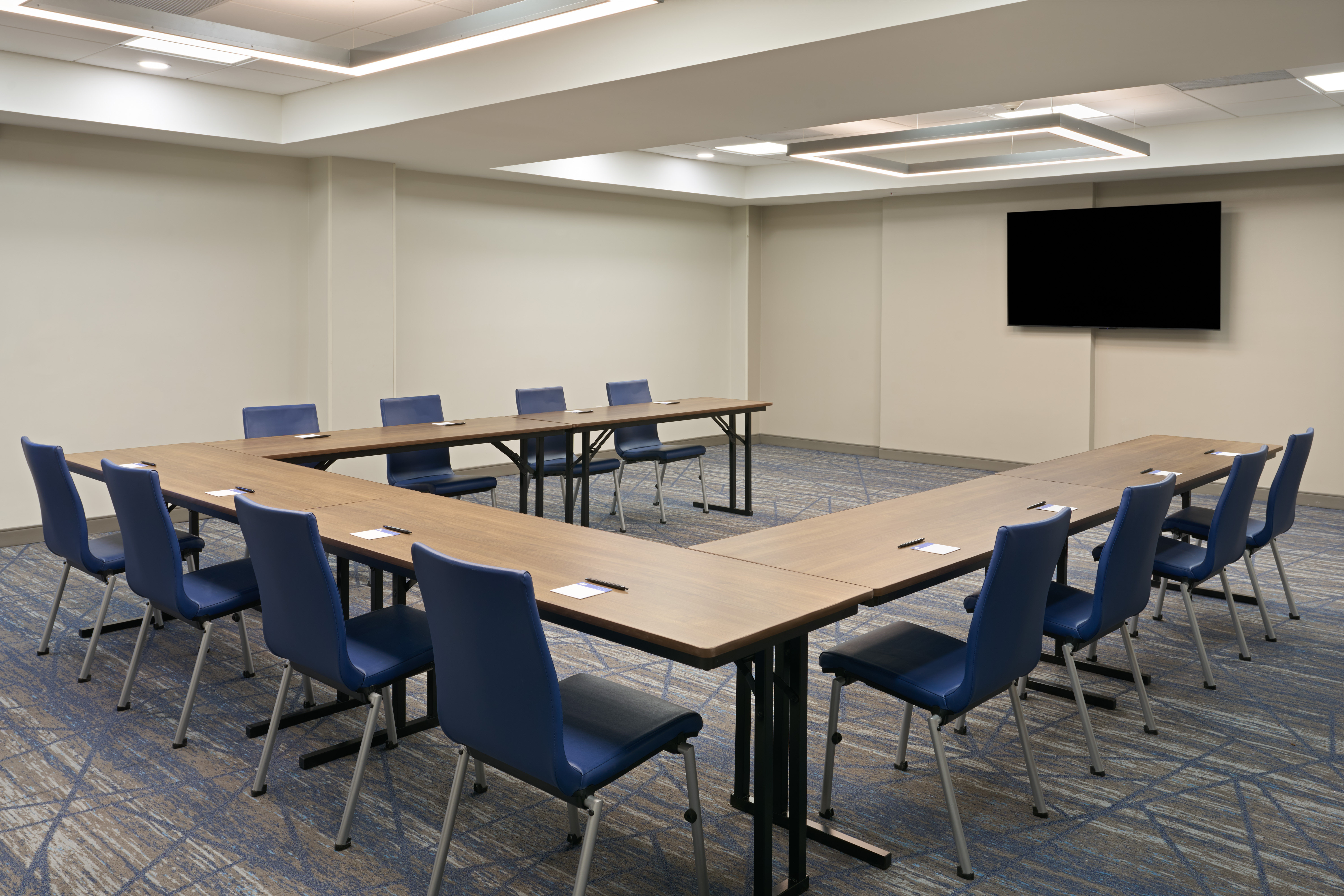 Holiday Inn Express And Suites Kendall East Miami 33/45
