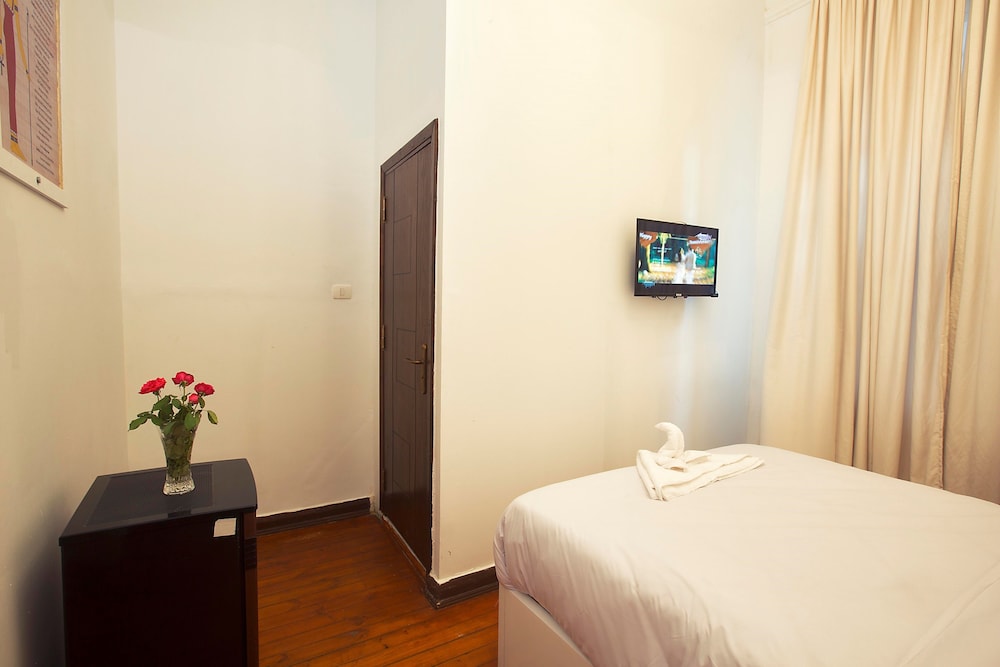 Tahrir Plaza Suites 21/57