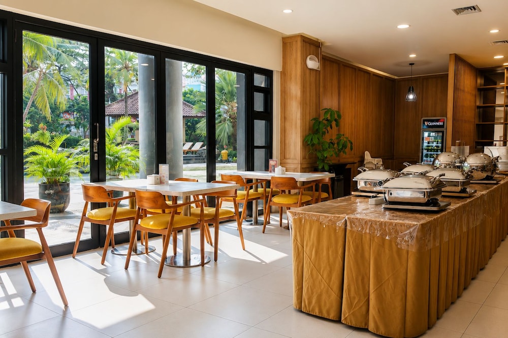 Grand Tropic Suites Jakarta 48/64