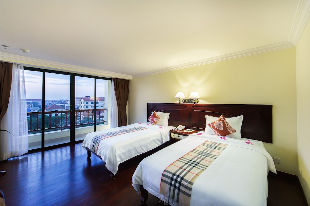 SMILING HOTEL AND SPA 12/50