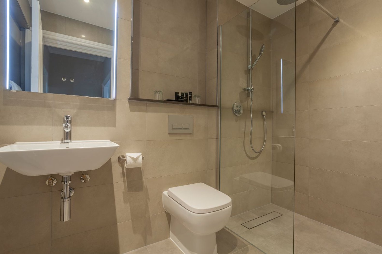 Oatlands Park Hotel 20/21