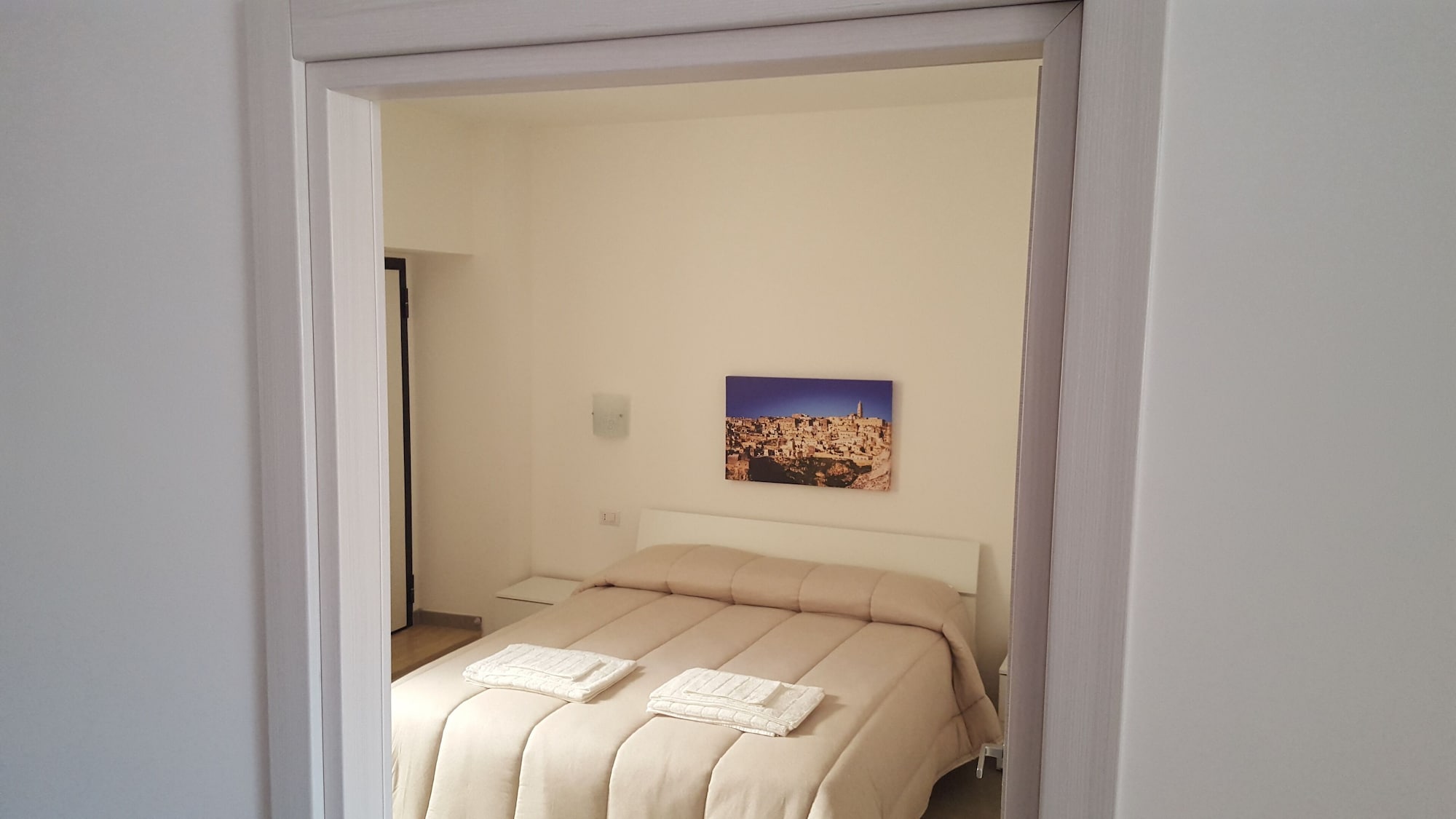 DELUXE, DOUBLE BED