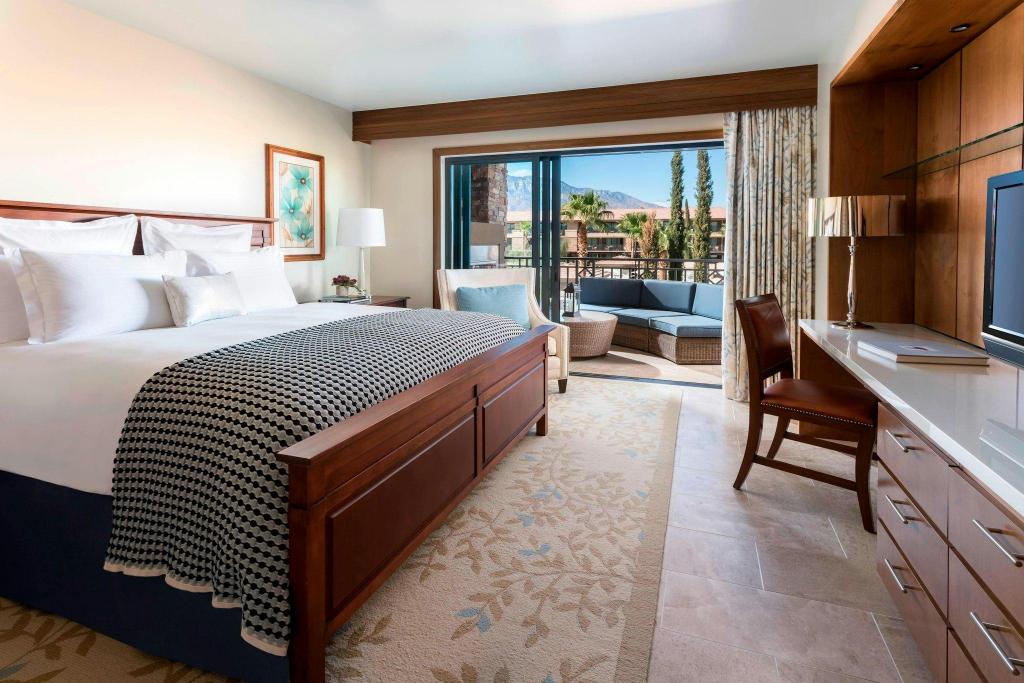 1 Bedroom, Residential, Suite, King Bed, with View, Sofa, Balcony