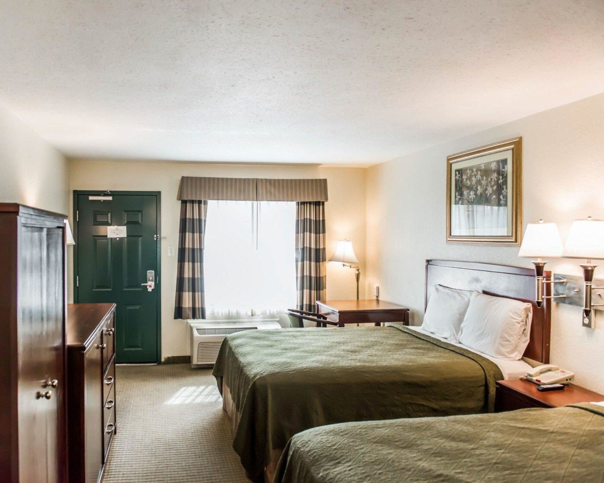 غرفة بسريرين كوين