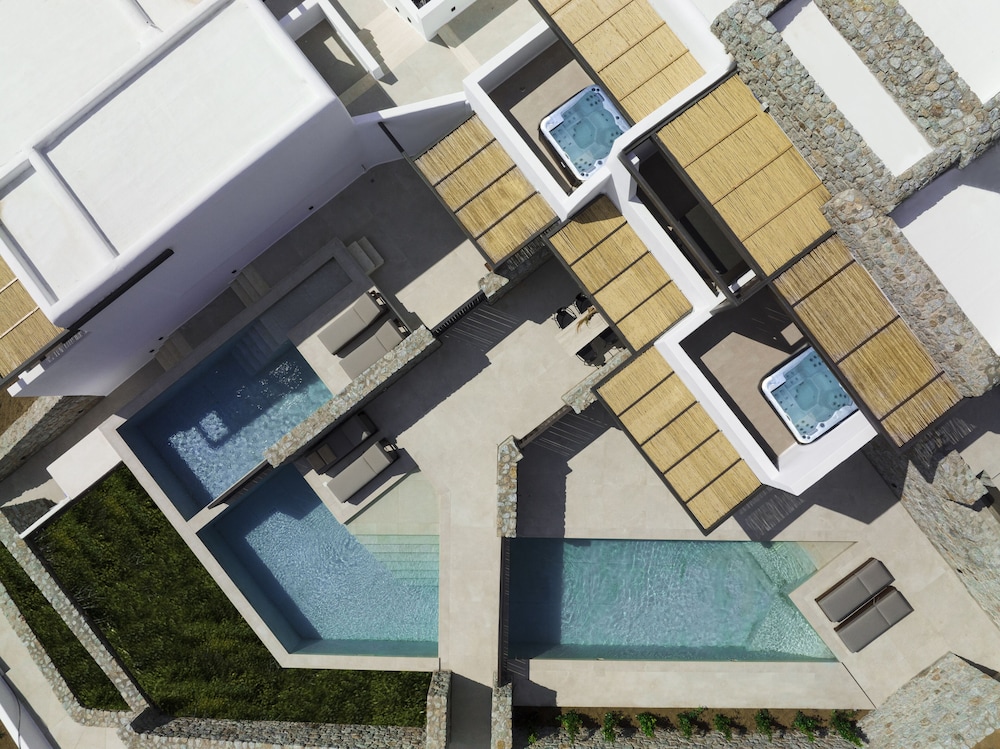 Ezio Bo Luxury Living 25/45