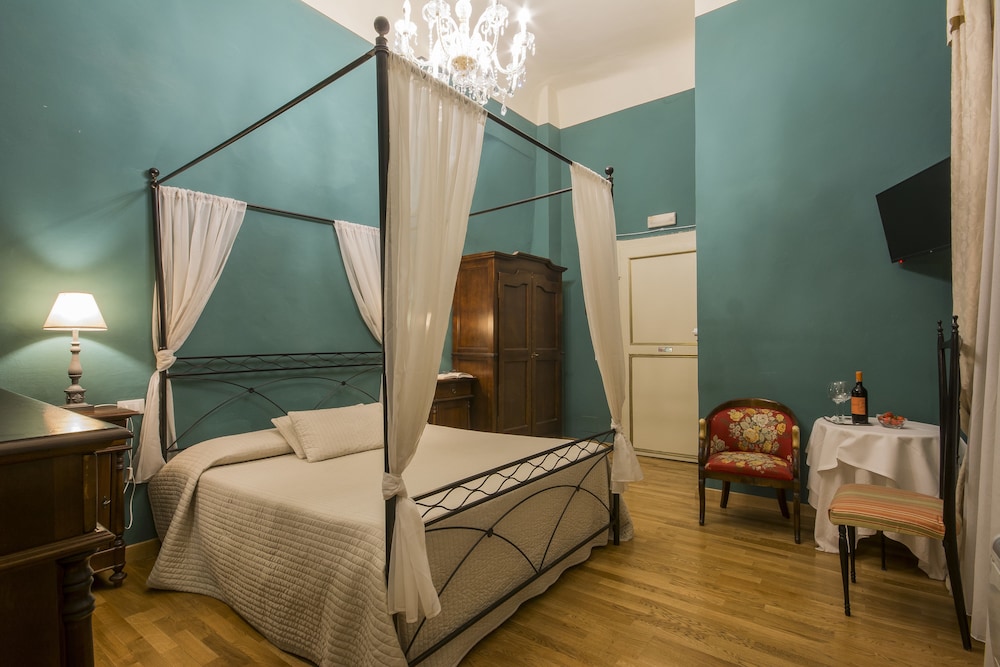 B And B La Boheme 17/41