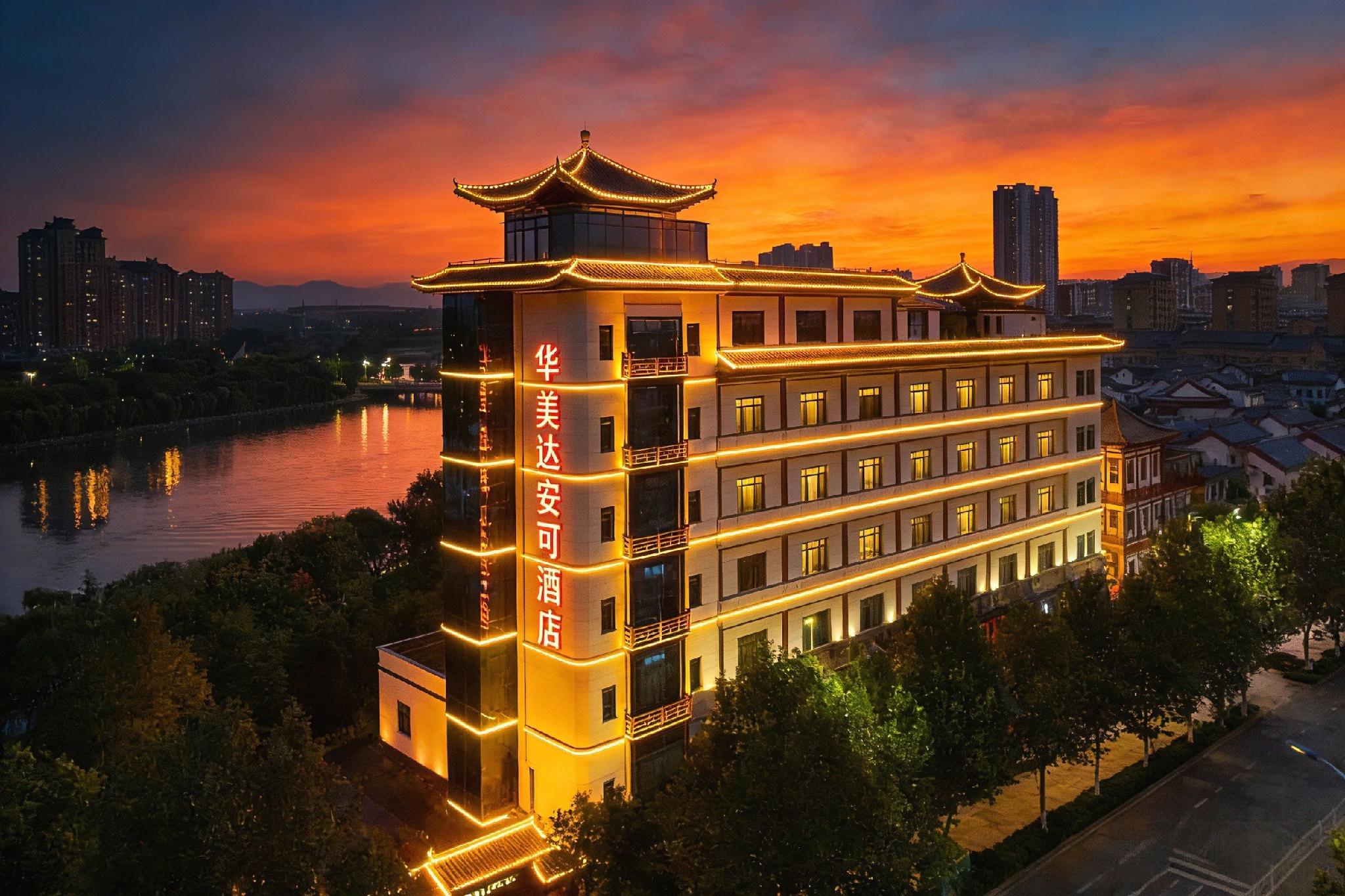 Ramada Encore by Wyndham Linqu Downtown 3/37