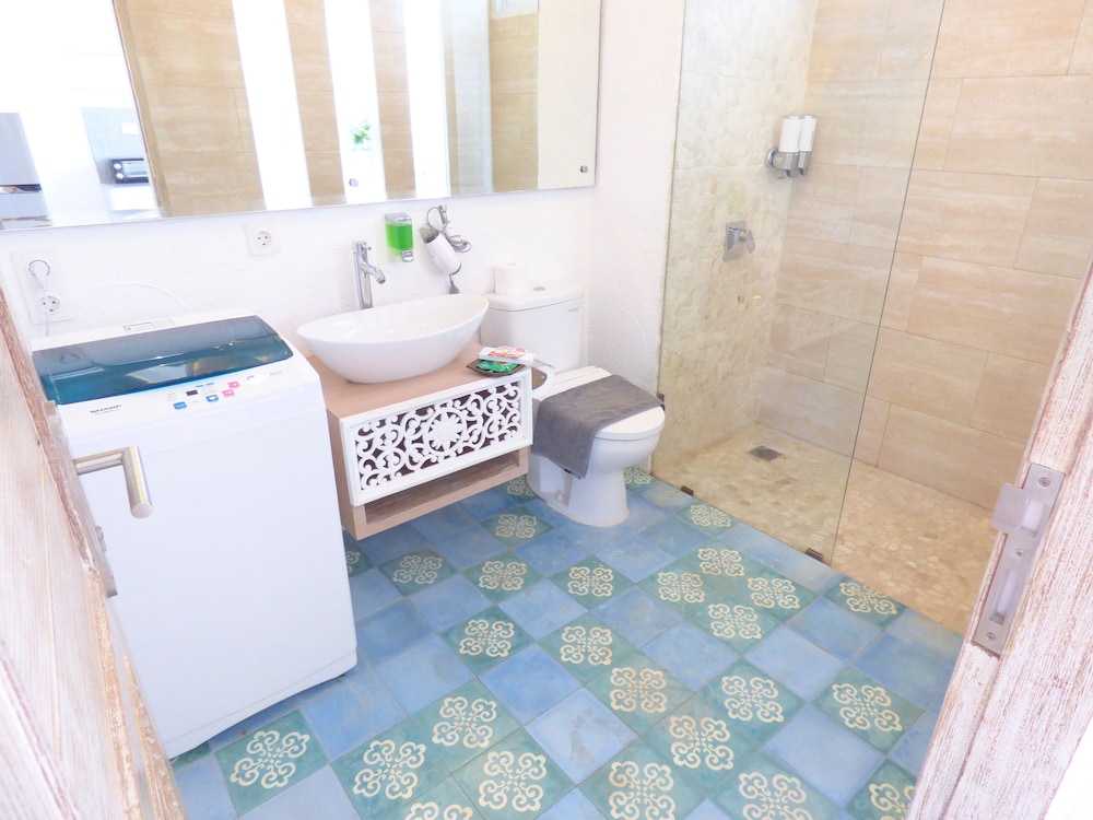 Green Studio Apartment 9/27