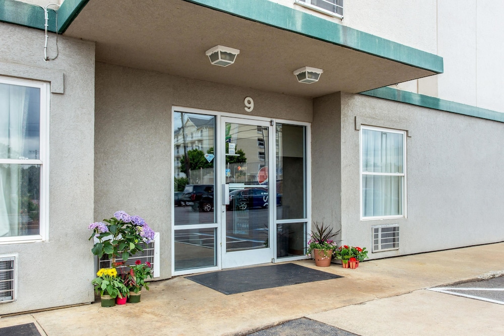 Rodeway Inn & Suites Near Outlet Mall - Asheville 3/30