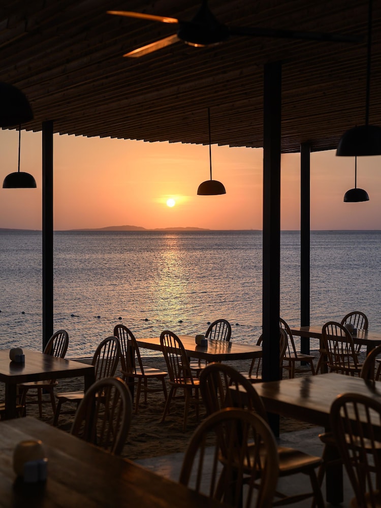 Serry Beach Resort 65/68