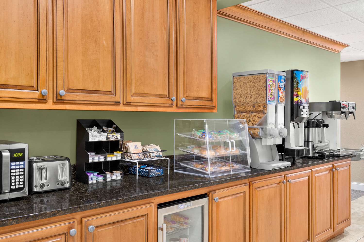 Microtel Inn & Suites by Wyndham Woodstock/Atlanta North 14/37