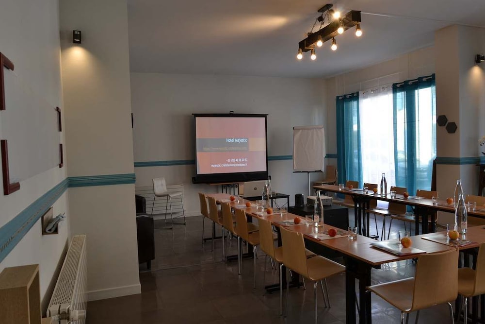 Logis Hotel Le Majestic 32/48