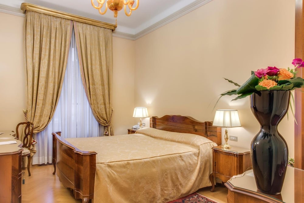 Villa Fenaroli Palace Hotel 8/33