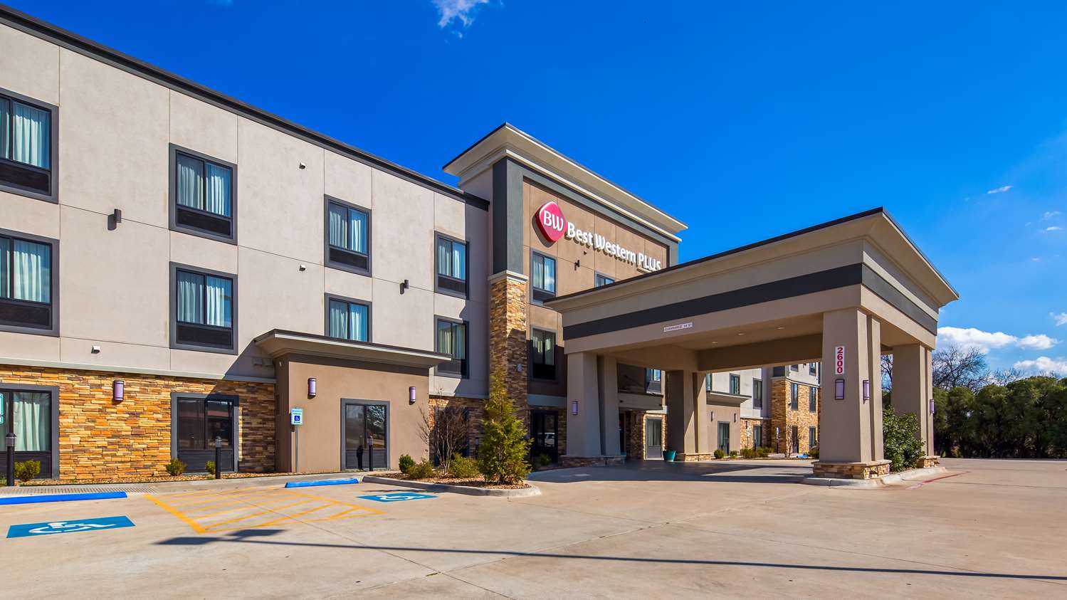 Best Western Plus Ardmore Inn Suites 32/32