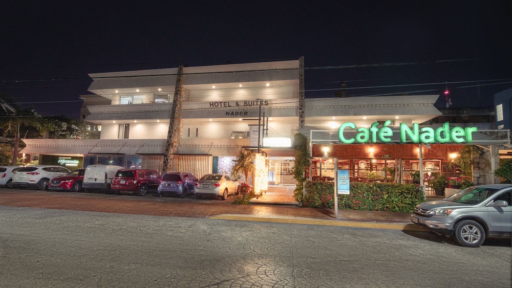 Hotel Suites Nader 29/33
