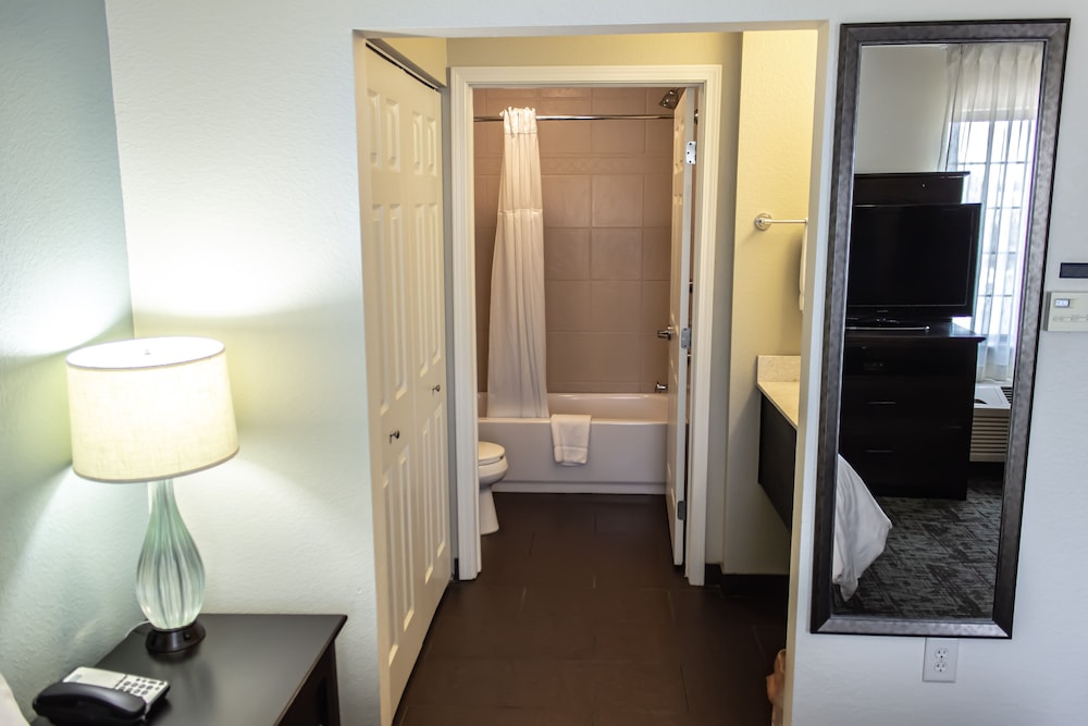 Staybridge Suites Minot 17/62