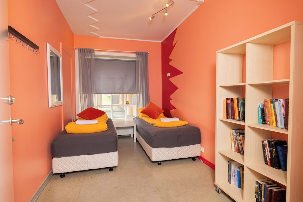 Hostel B47 32/45