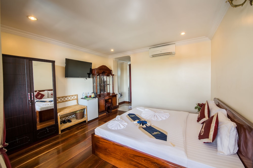 Seng Hout Hotel 12/53
