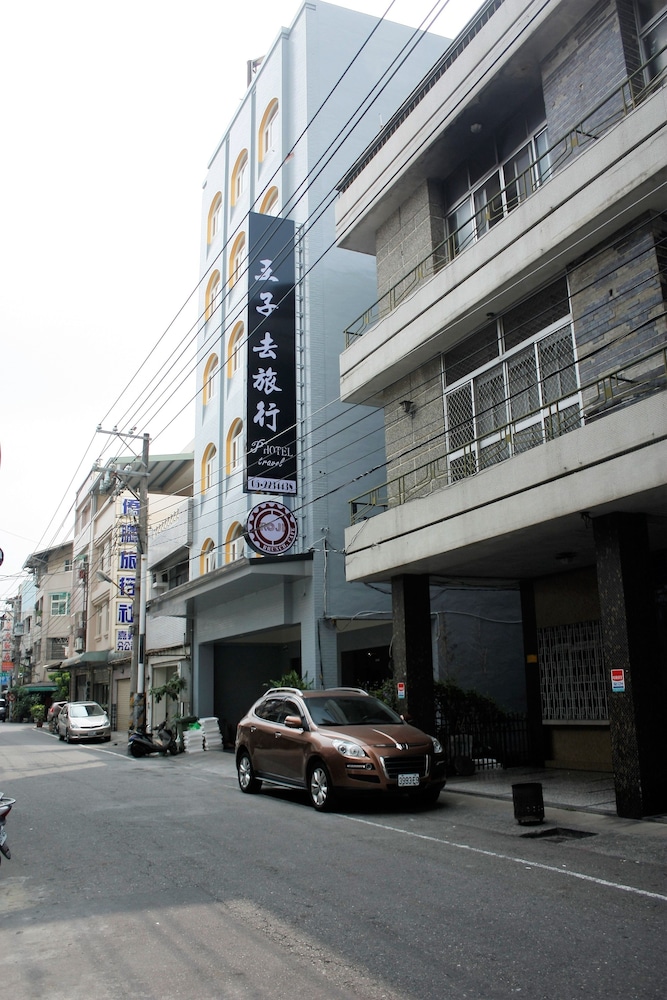 Prince To Travel Hotel 35/37