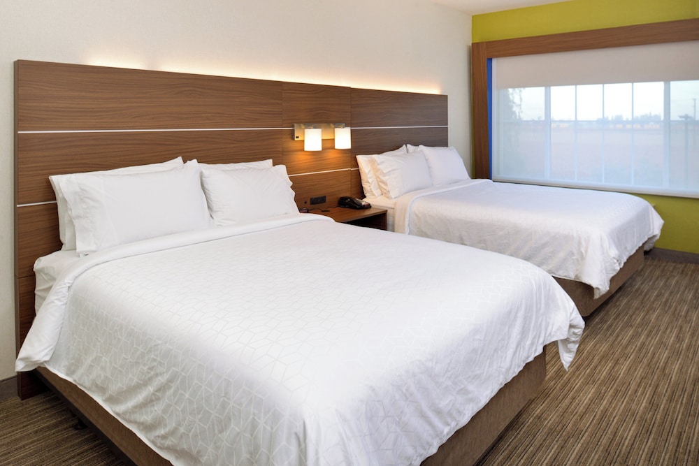 Standard, 2 Queen Beds