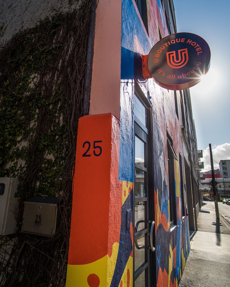U Boutique Hotel Wellington, SureStay Collection by BW 56/68