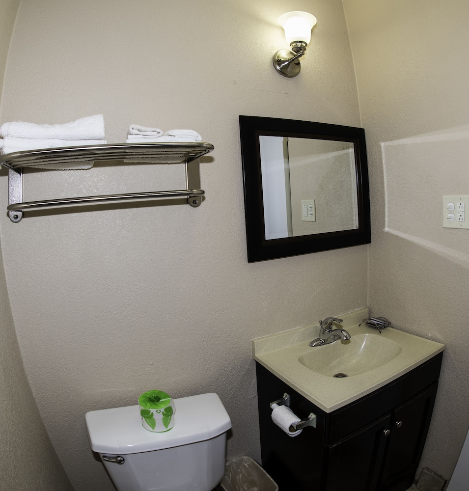 Budget Inn 28/38