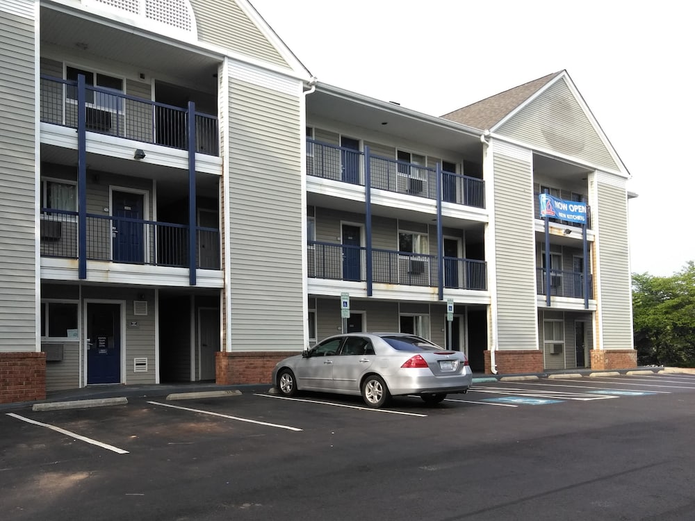 Motel6 Greensboro, NC - I-40 30/37