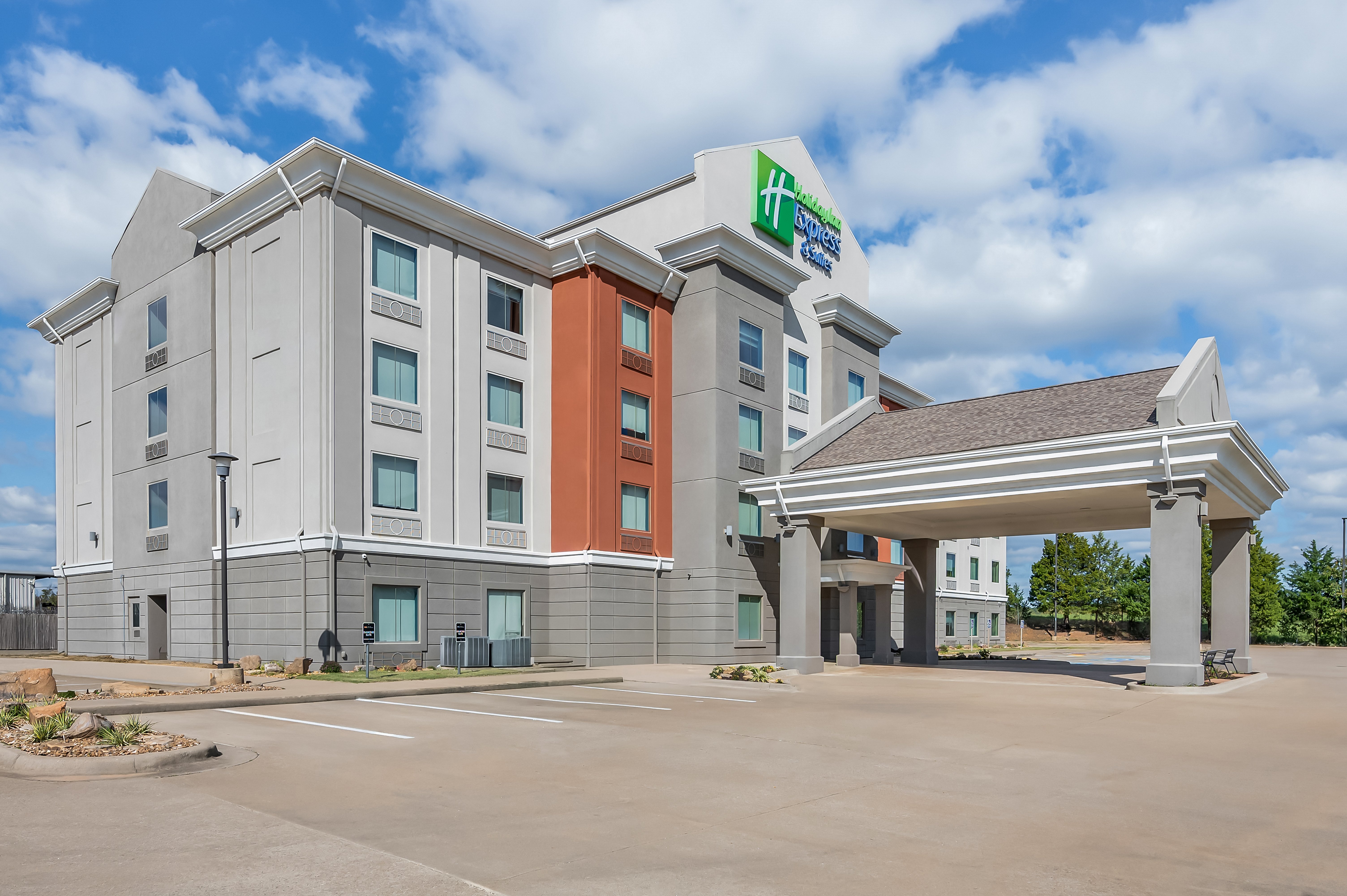 Holiday Inn Express Suites Morrilton 52/53